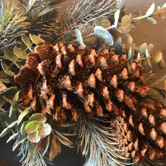 North Pole trading Co.Faux greenery and natural pinecone holiday wreath 24 inch - Picture 5 of 12